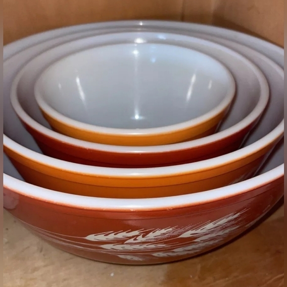 Vintage Pyrex Autumn Harvest Wheat Mixing Bowl Nesting Set of 4- 401 402 403 404 - Picture 2 of 12
